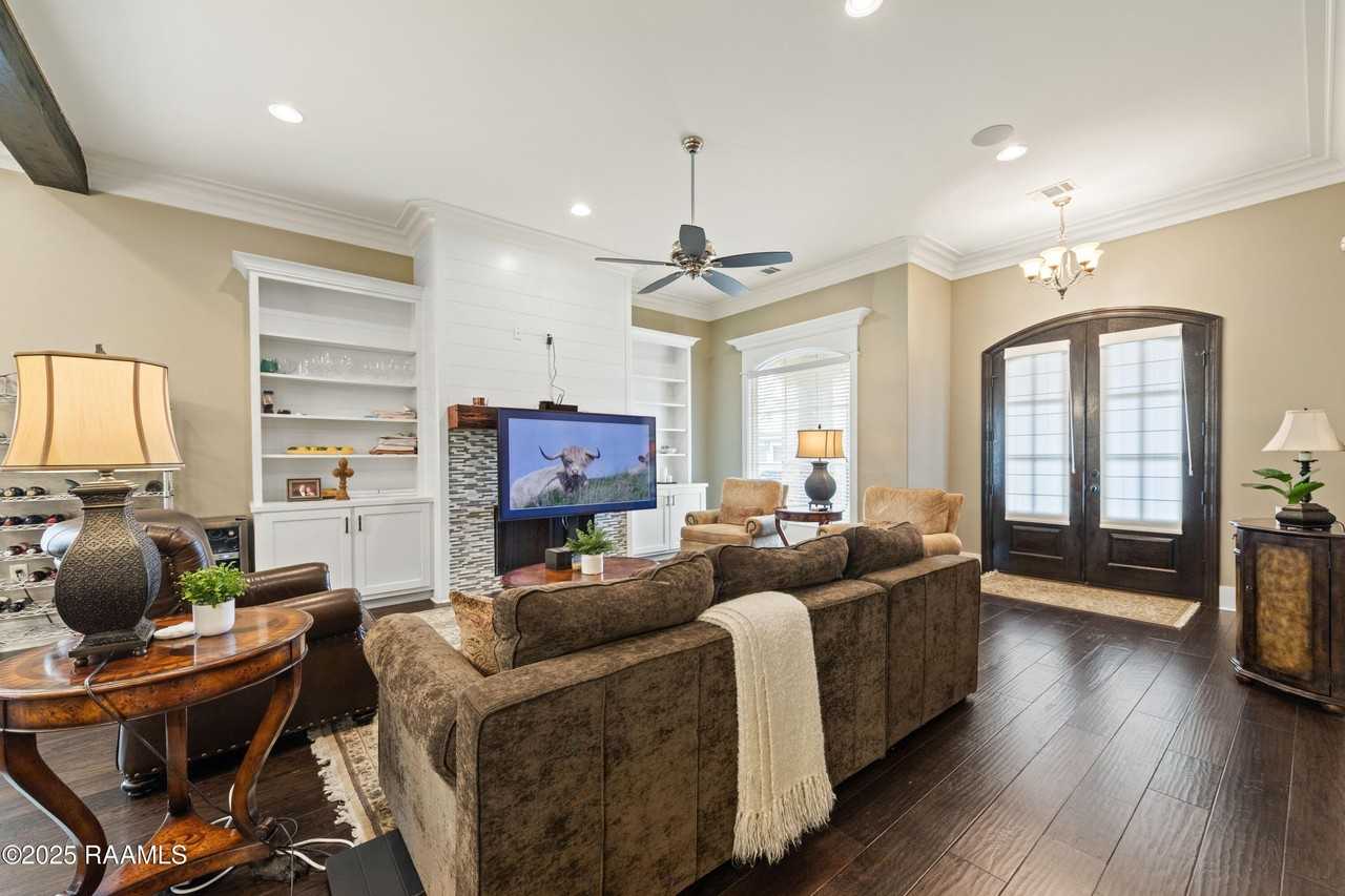 311 Oats Dr - Photo 3 of 39