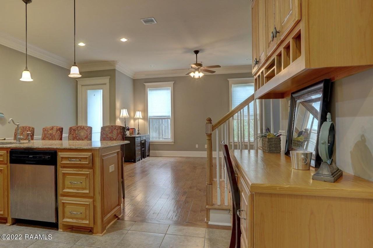 103 Crystal Bay Ct - Photo 2 of 15