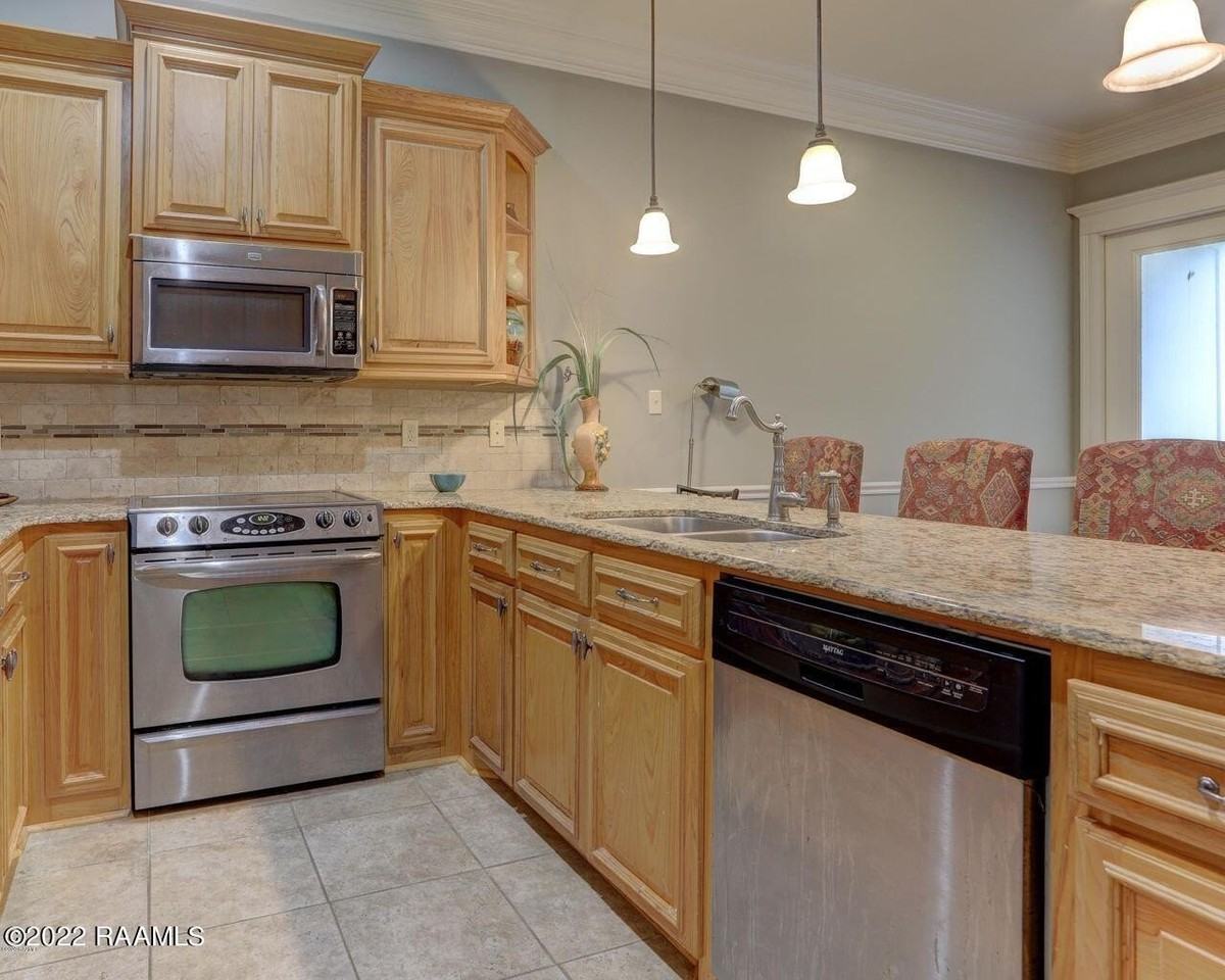 103 Crystal Bay Ct - Photo 3 of 15