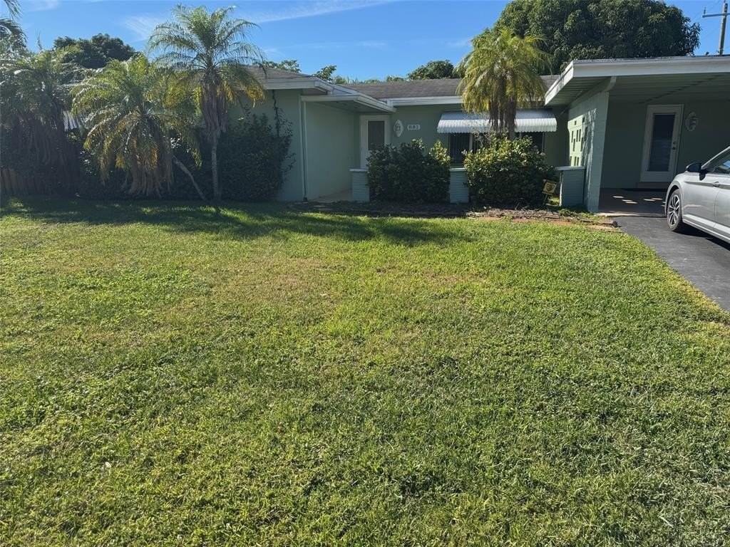 881 Zinnia Ln - Photo 3 of 34