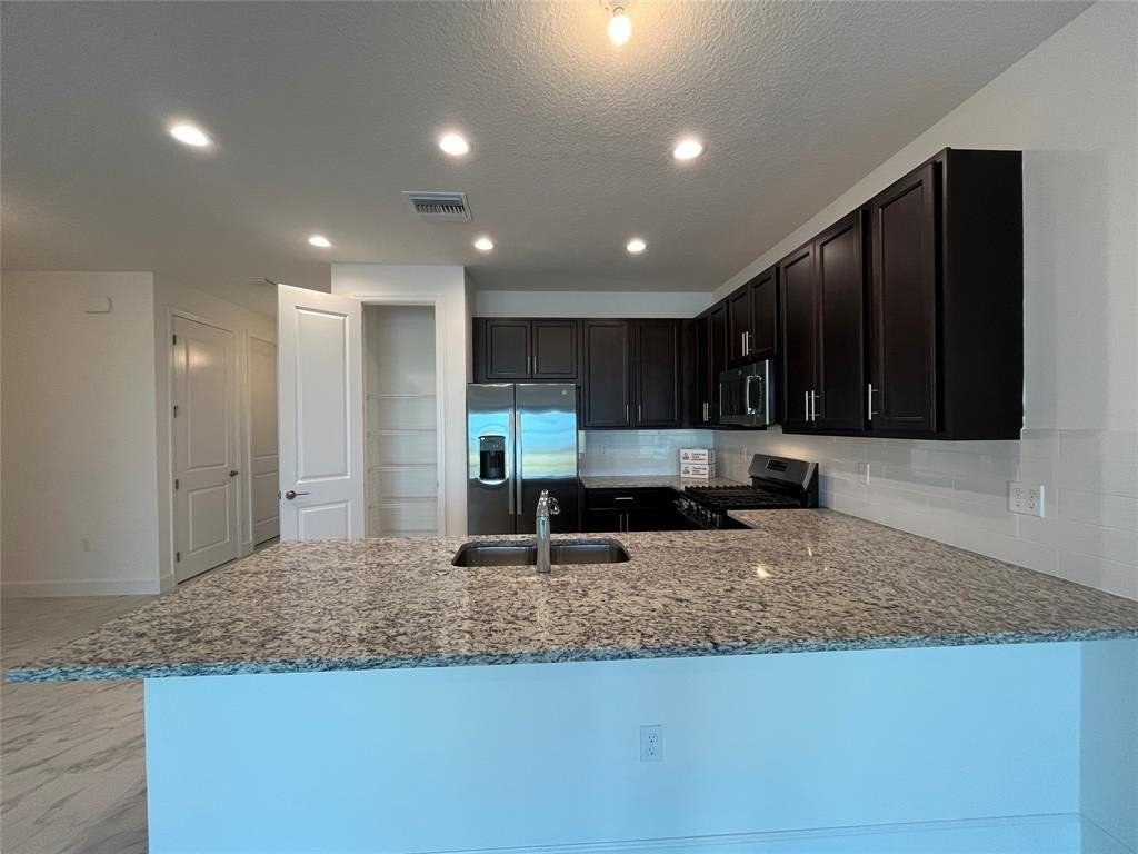 13533 Sw Brightside Way - Photo 7 of 50