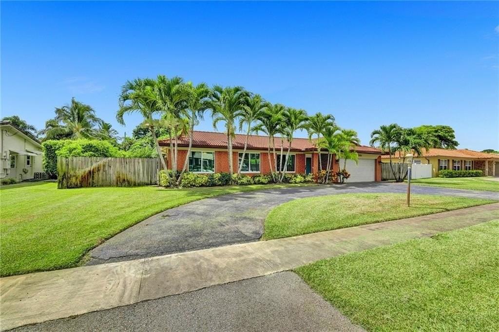 5760 Sw 7th St - Photo 2 of 50