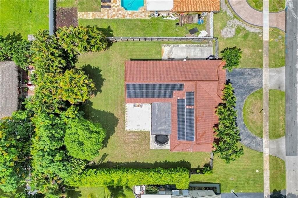 5760 Sw 7th St - Photo 7 of 50