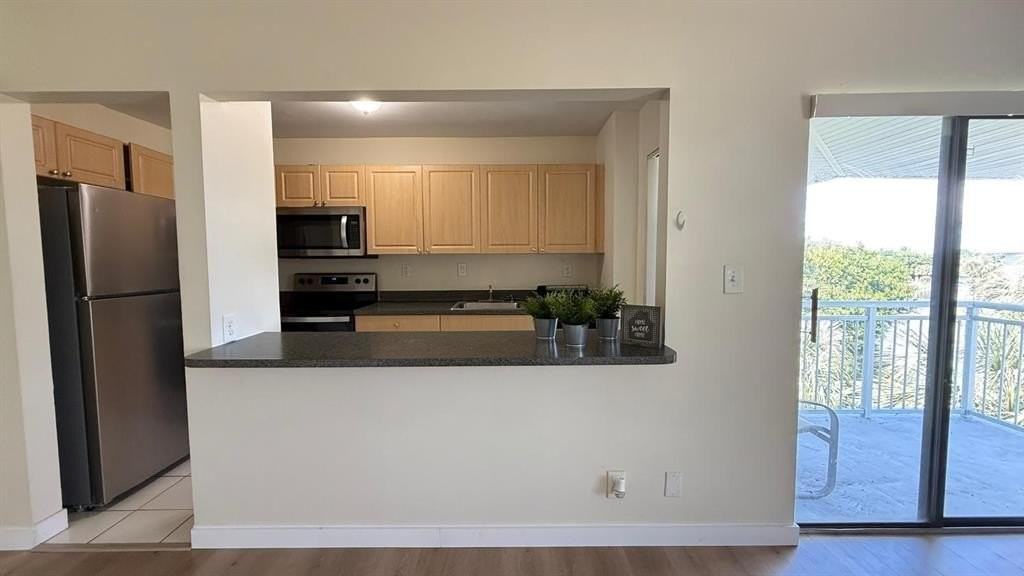 605 S Pine Island Rd #405A - Photo 3 of 10