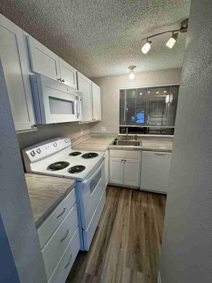 19436 Nw Mahama Way - Photo 5 of 17