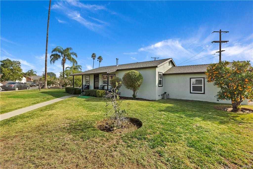 916 Orchard Ln - Photo 2 of 21