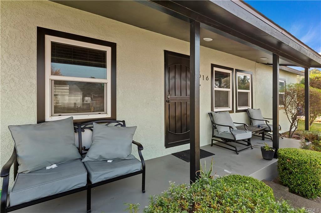 916 Orchard Ln - Photo 3 of 21