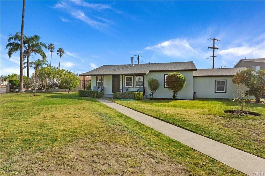 916 Orchard Ln - Photo 5 of 21