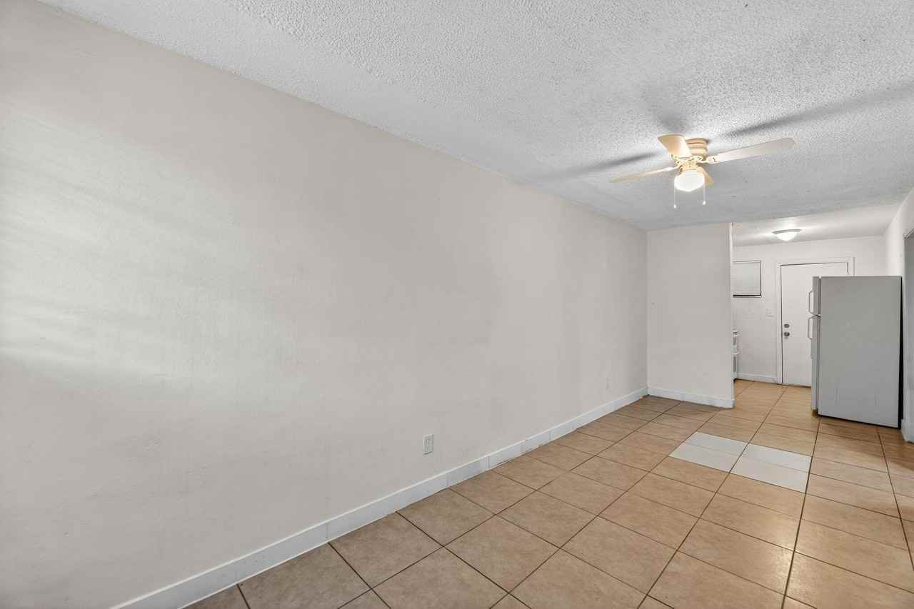 2734 Nw 15th St #1-2 - Photo 3 of 12