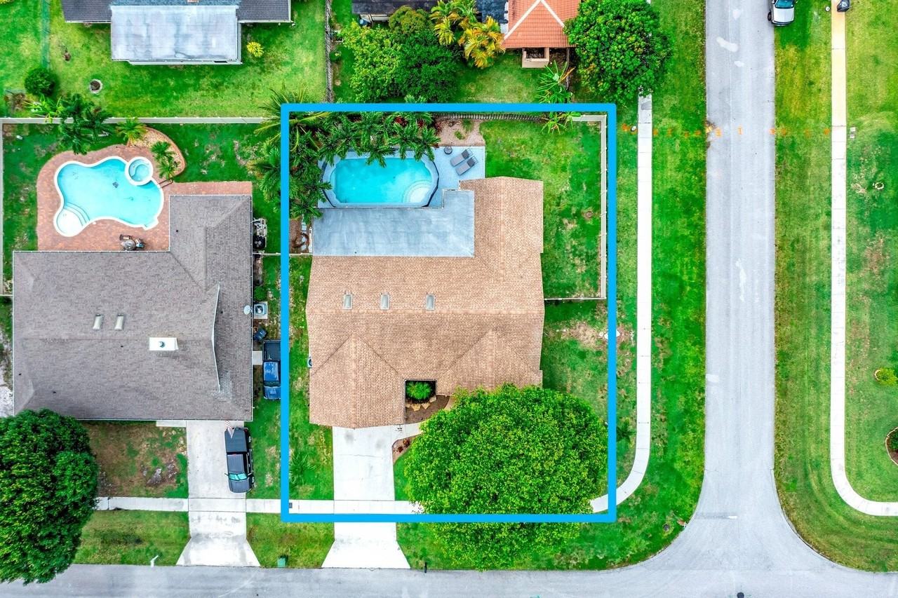 574 Juniper Pl - Photo 2 of 48