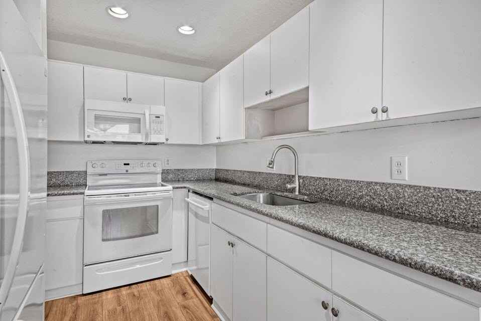 1845 Nw 18th St #103 - Photo 6 of 32