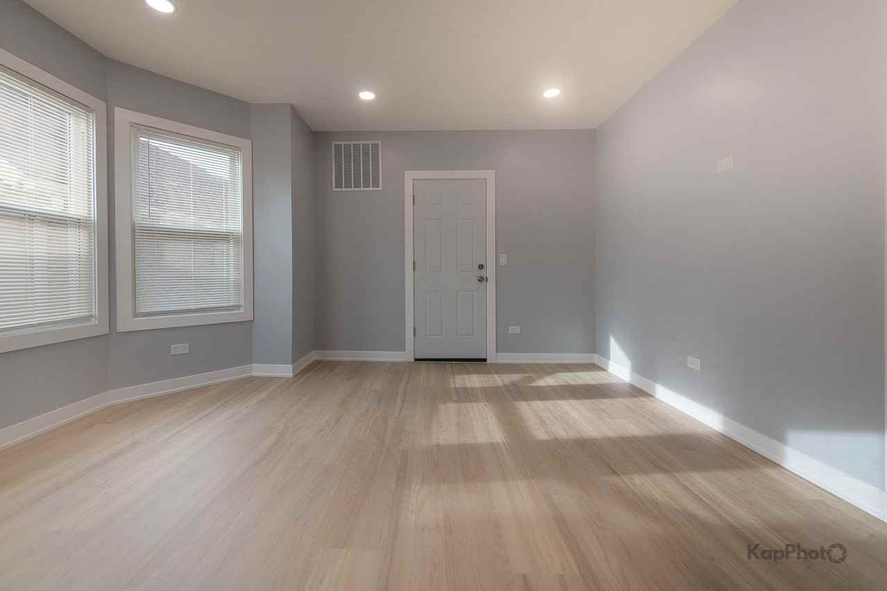 2821 S Emerald Ave ##2r - Photo 5 of 28