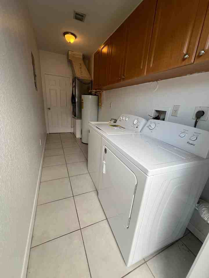 2905 Nw 7th St - Photo 6 of 7