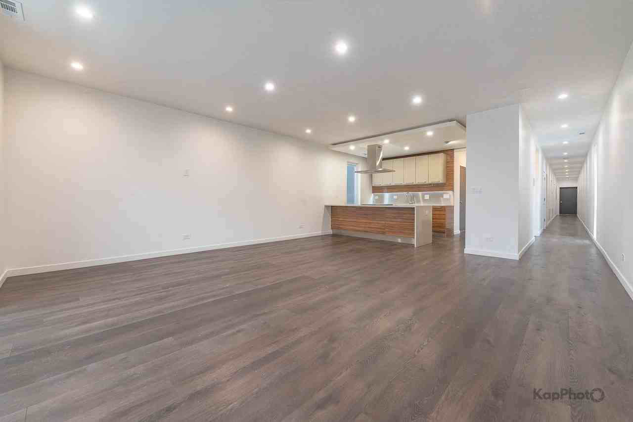 1921 S Jefferson St ##1 - Photo 4 of 34