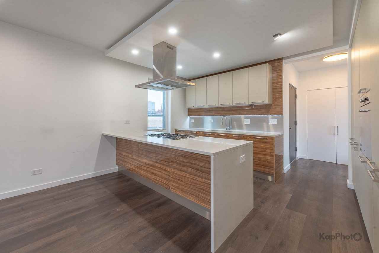 1921 S Jefferson St ##1 - Photo 7 of 34