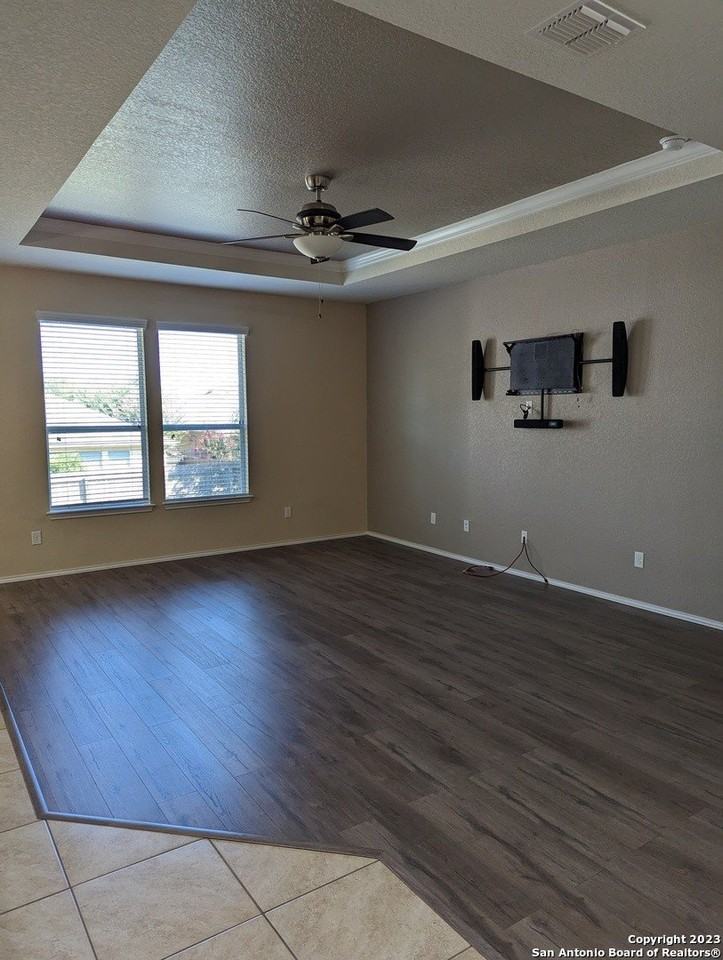 658 Trinity Mdw - Photo 6 of 36