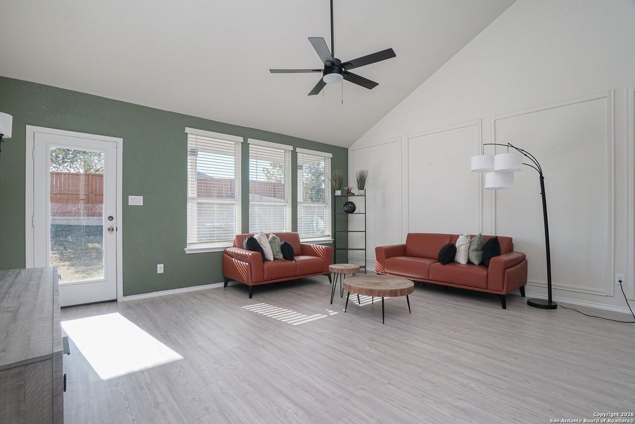 4721 Whaler - Photo 5 of 16