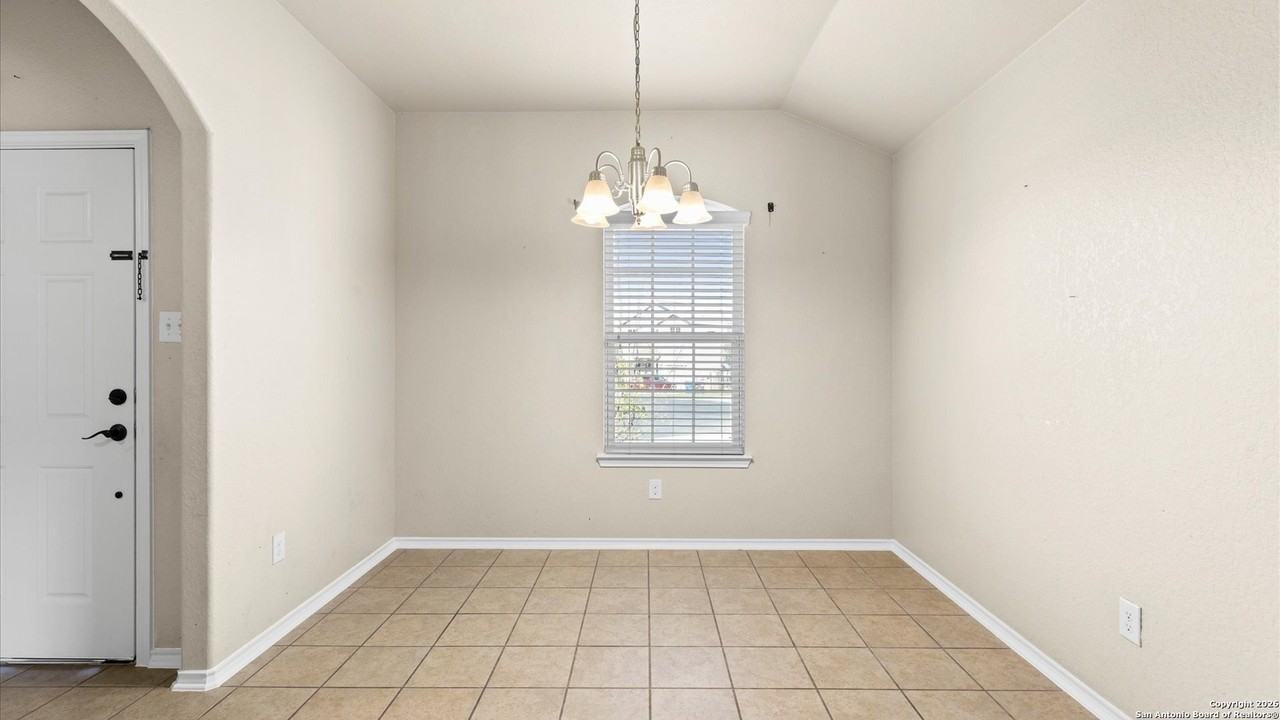 7411 Hazel Cv - Photo 4 of 22