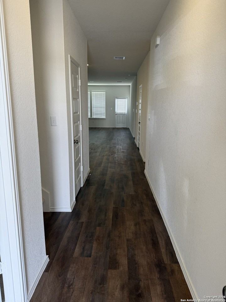 148 Acorn Cir - Photo 4 of 36