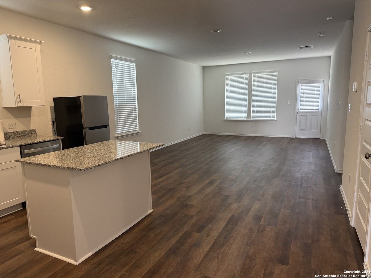 148 Acorn Cir - Photo 7 of 36