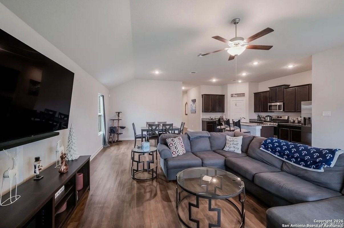 1625 Pitcher Bnd - Photo 5 of 18