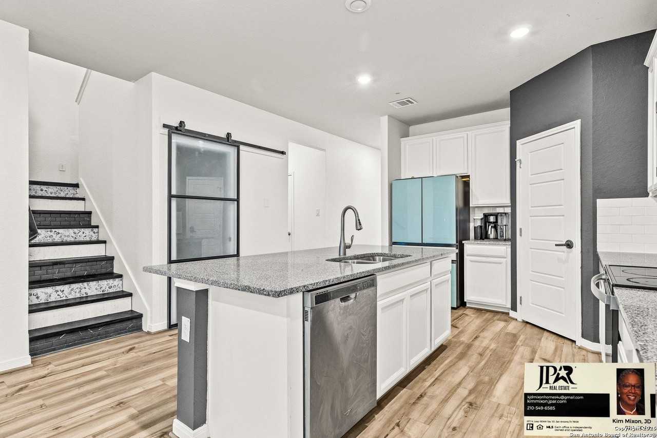 3306 Junction Bay - Photo 5 of 21