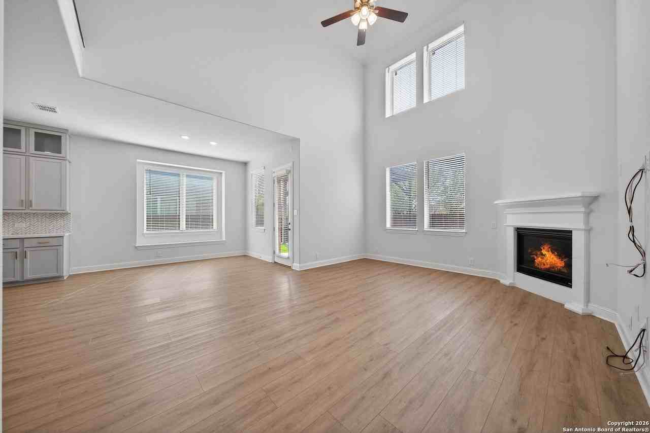 6825 Hallie Loop - Photo 7 of 34