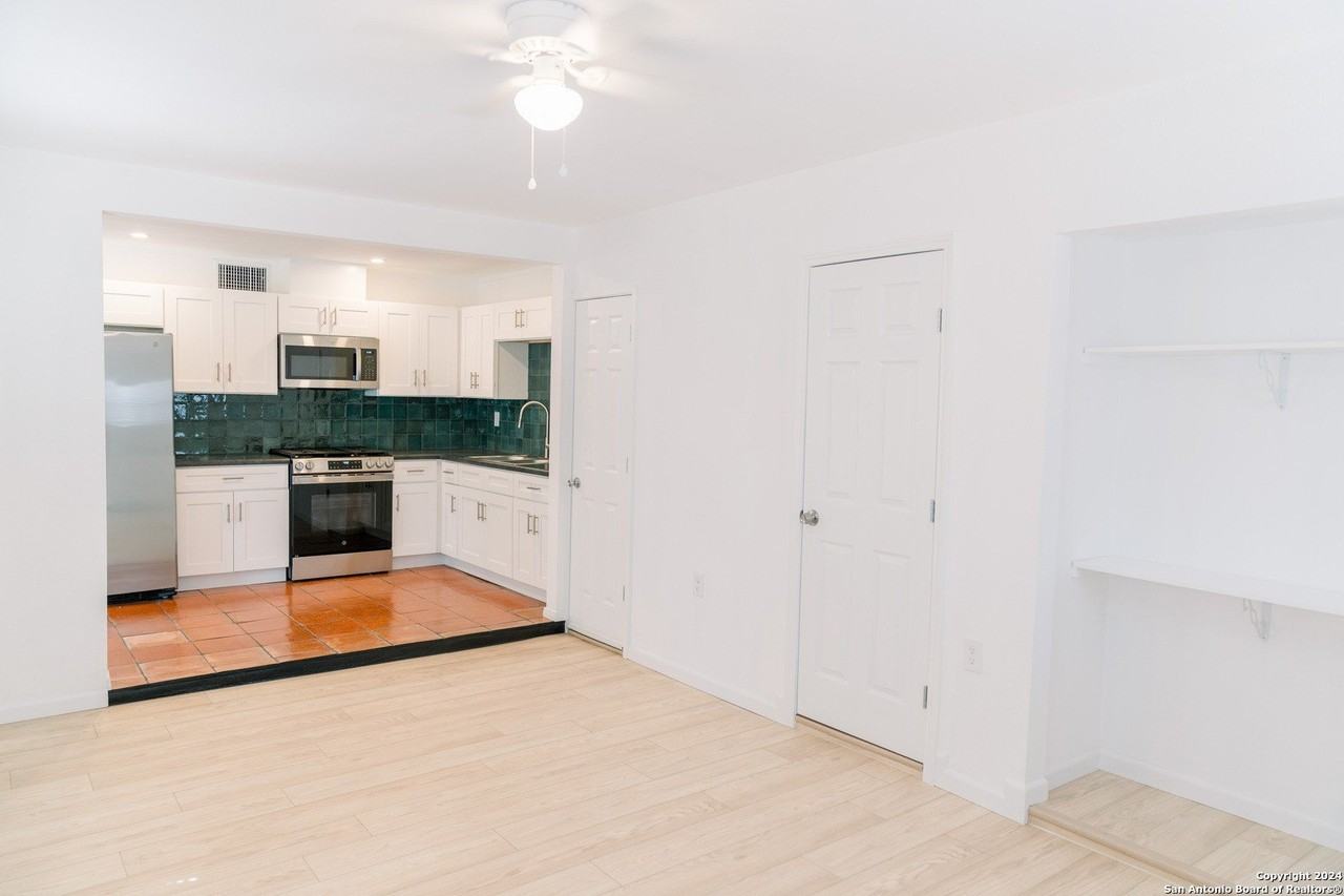 1385 Oblate Dr - Photo 7 of 21