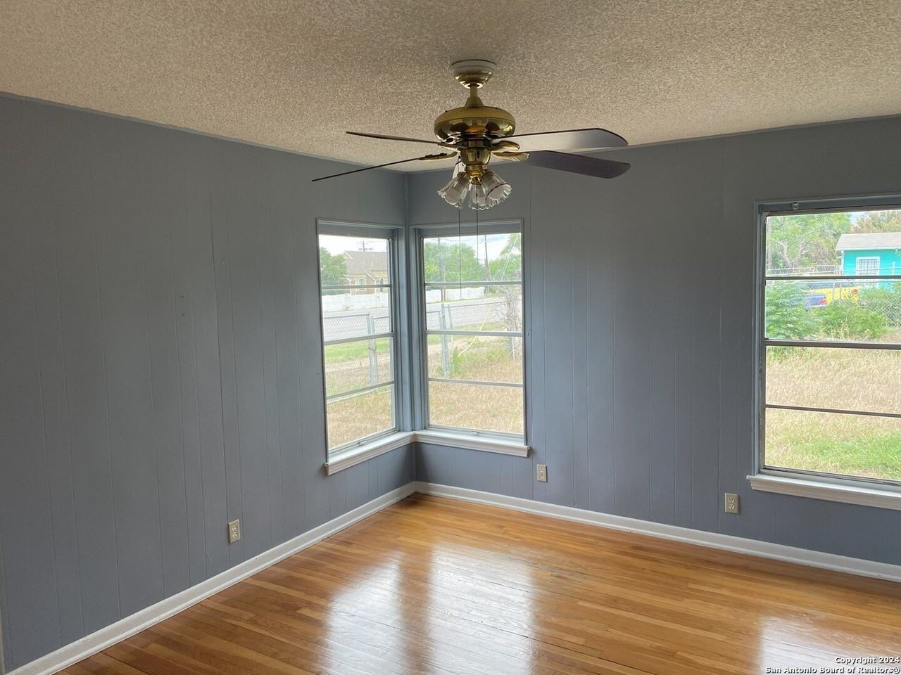 742 Olney Dr - Photo 6 of 17