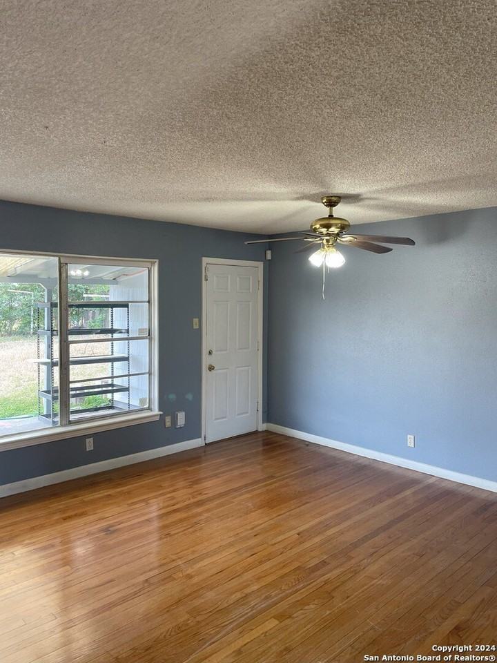 742 Olney Dr - Photo 7 of 17