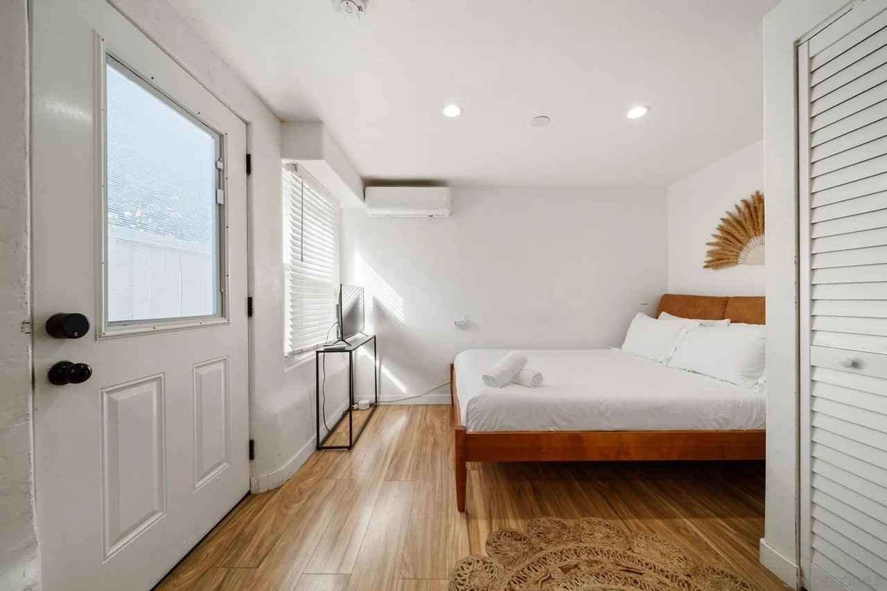 2154B Union St - Photo 5 of 11