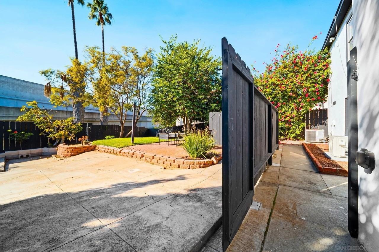 2154B Union St - Photo 7 of 11