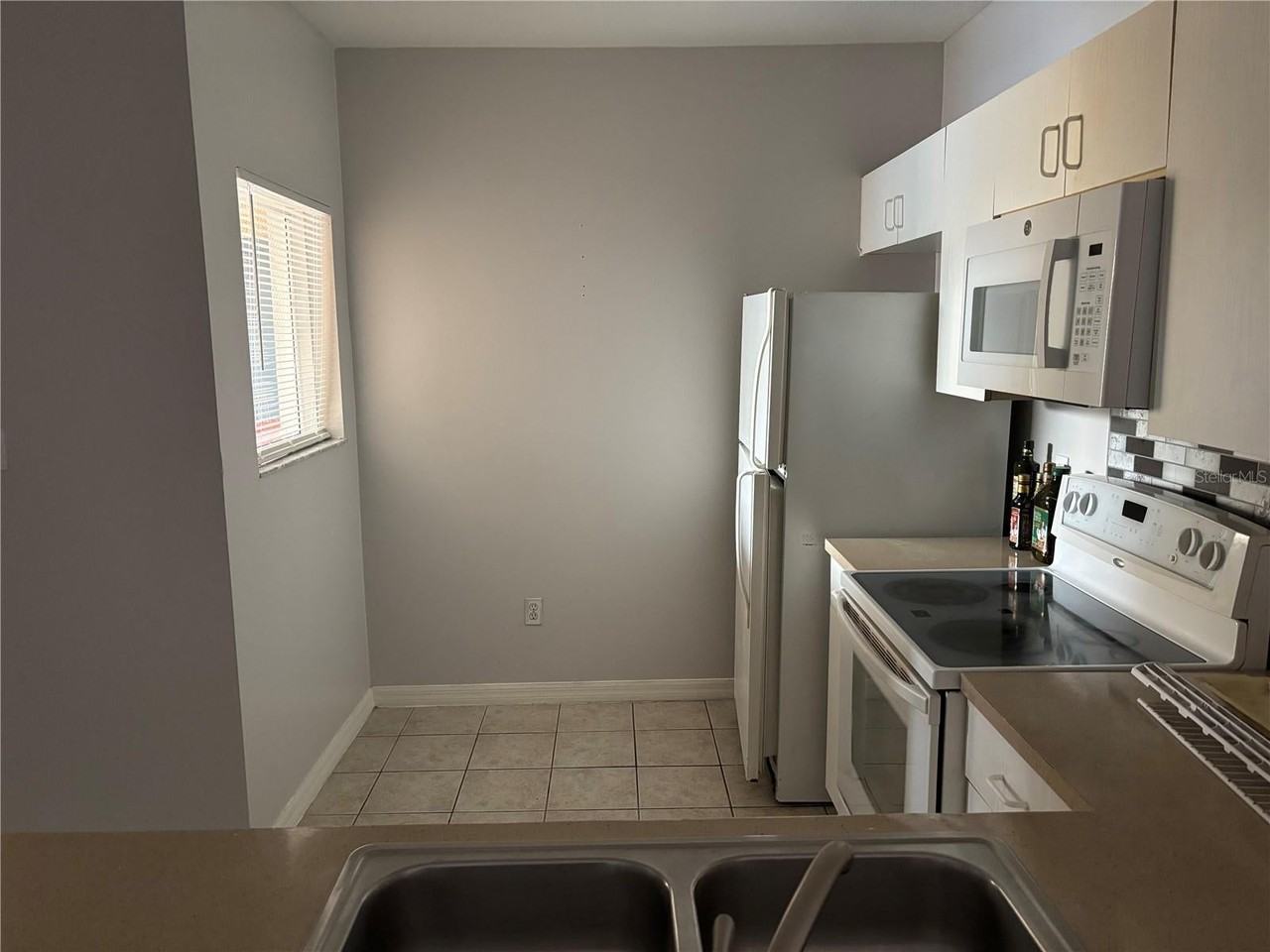 533 Villa Del Sol Cir - Photo 4 of 21