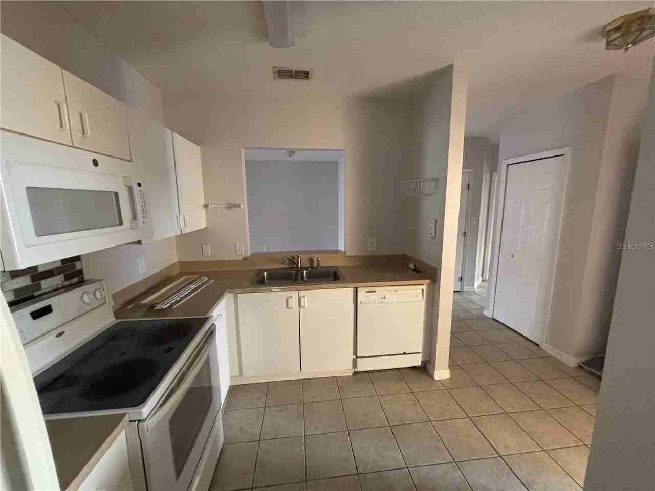 533 Villa Del Sol Cir - Photo 5 of 21