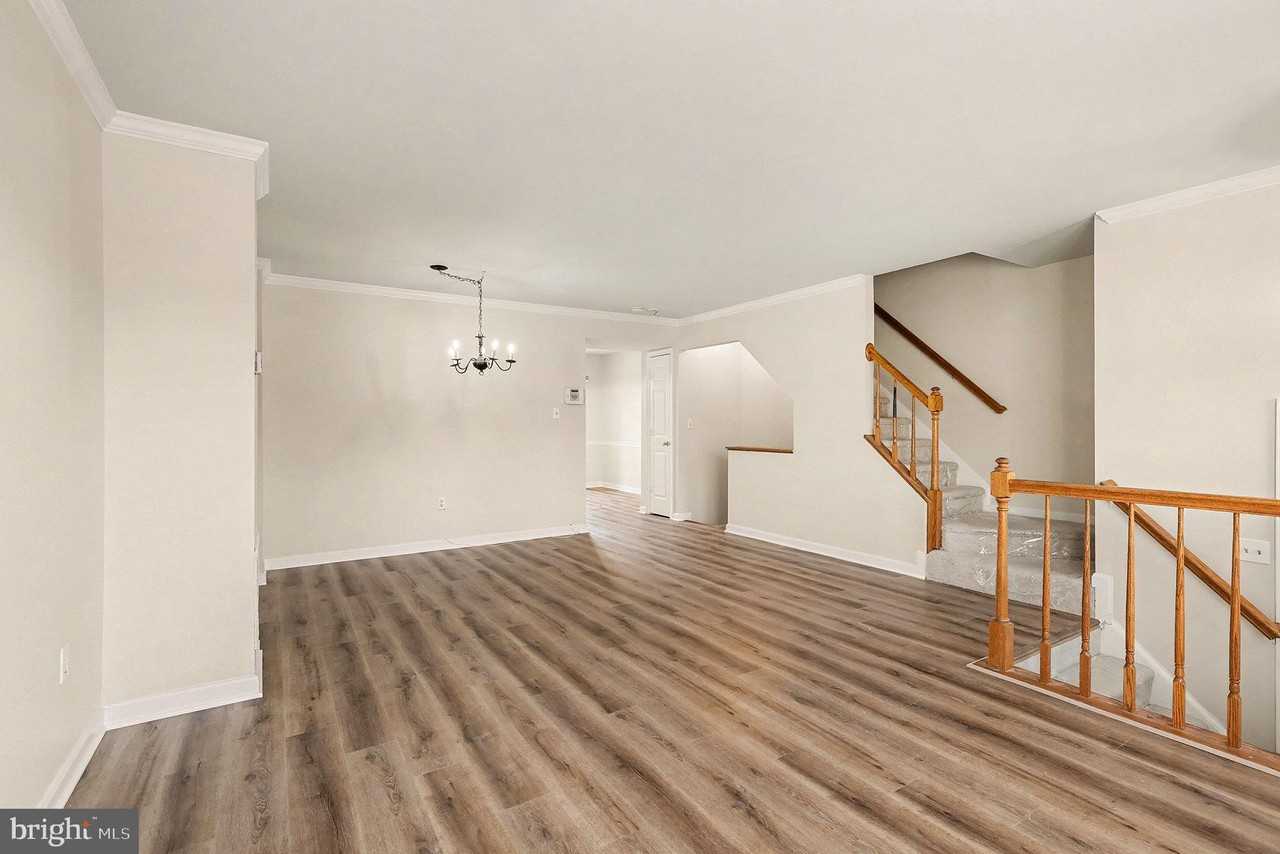 203 Knollwood Ct - Photo 4 of 25