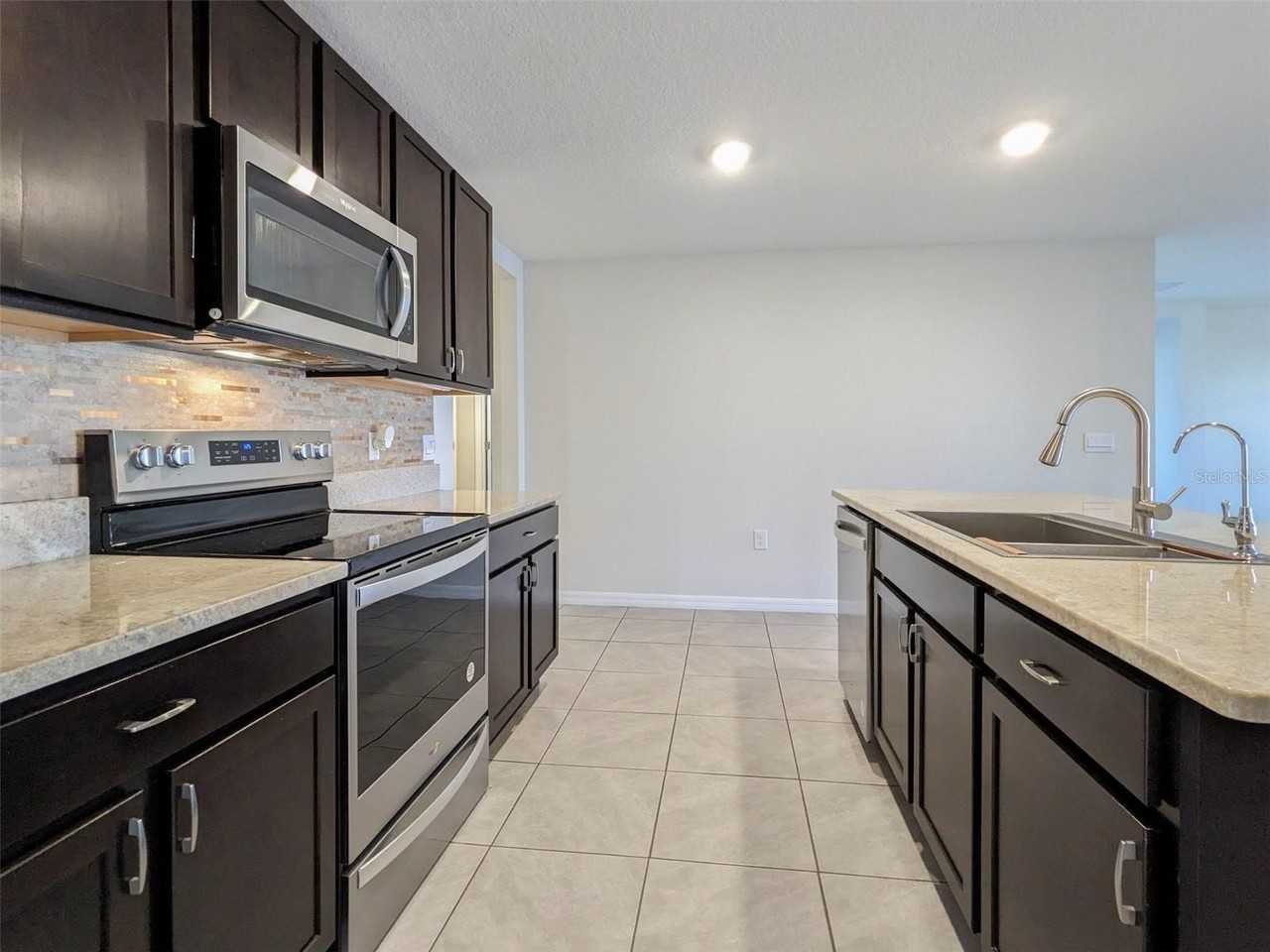 4128 Silver Strand Trl - Photo 7 of 40