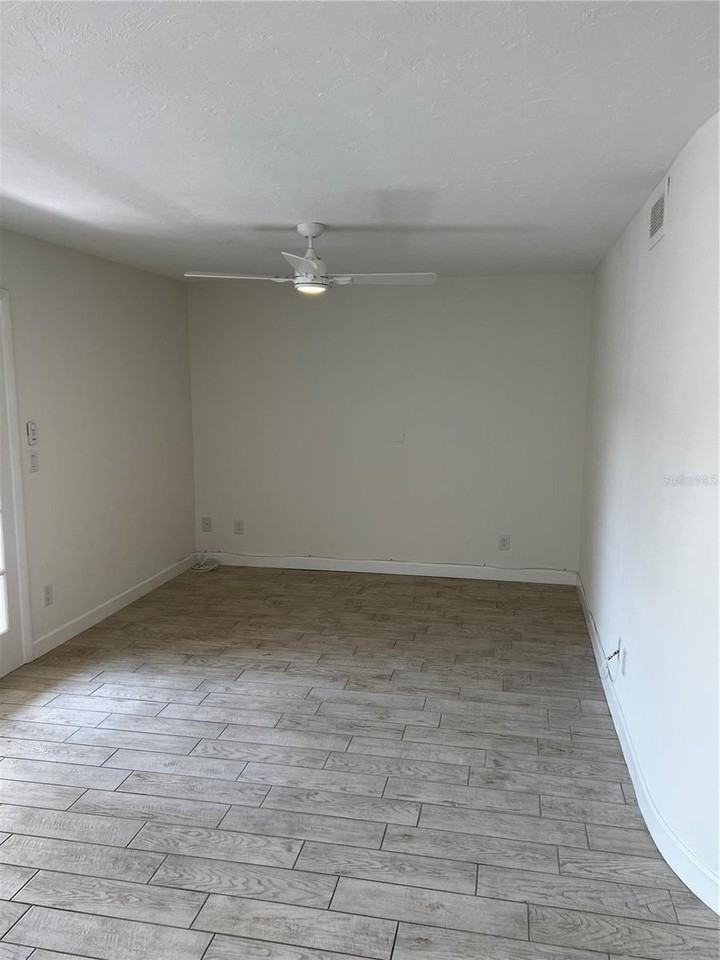 825 S Osprey Ave #203 - Photo 7 of 40