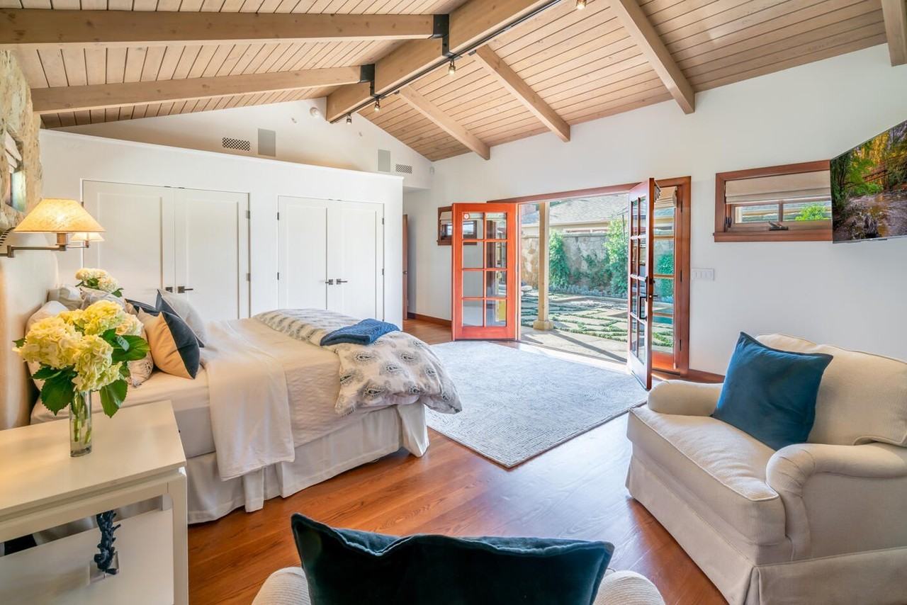 2162 E Valley Rd - Photo 3 of 23