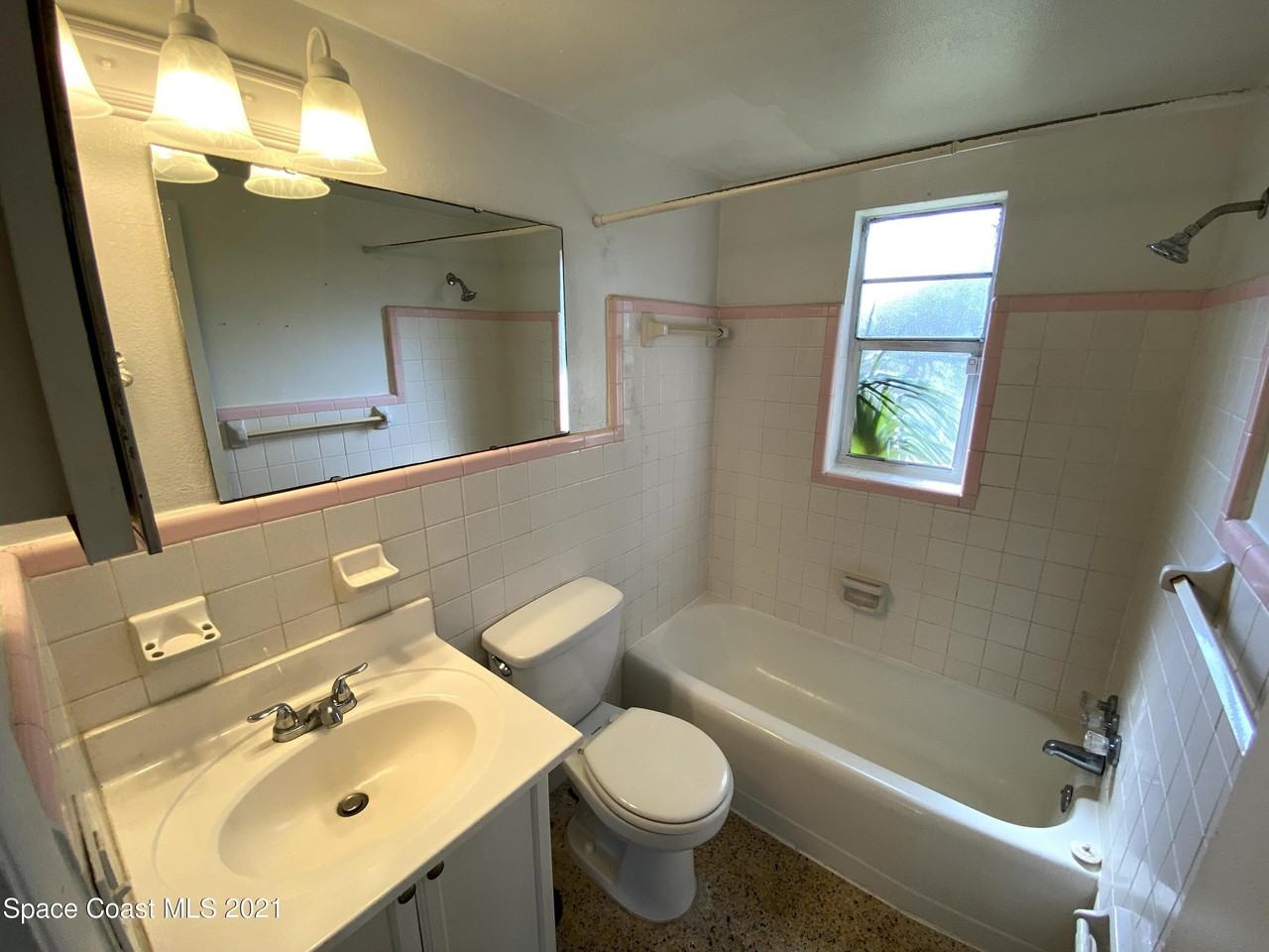 115 Pierce Ave Apt B2 #B2 - Photo 5 of 6