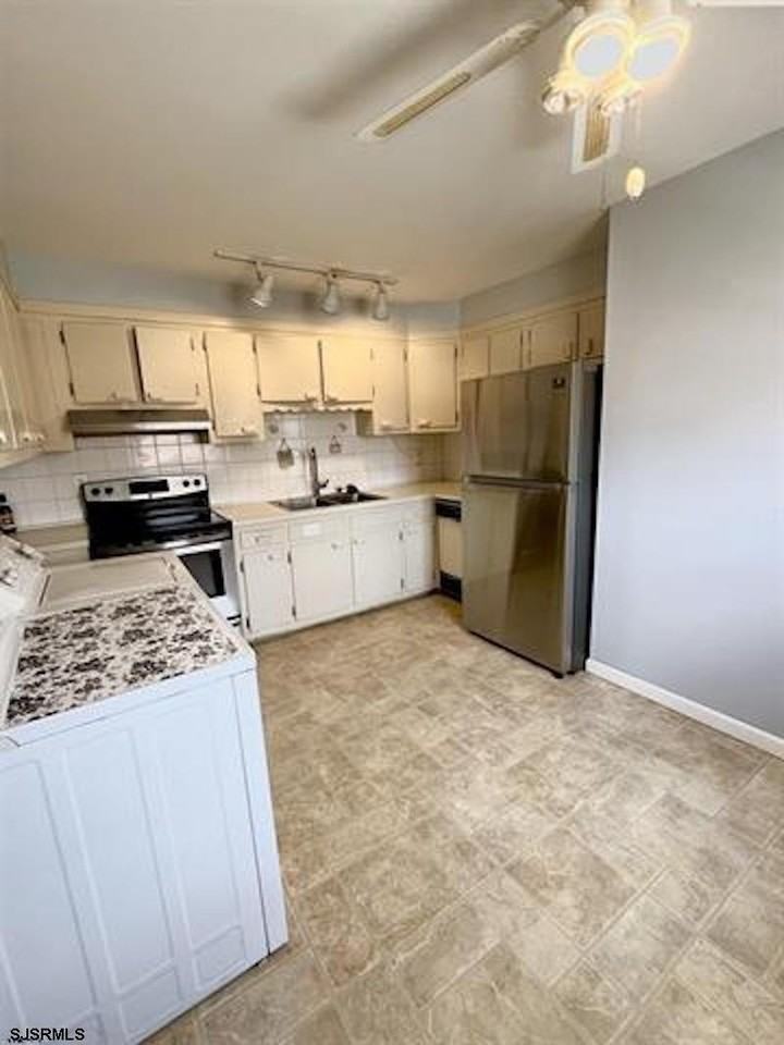 707 N Oxford Ave - Photo 4 of 16