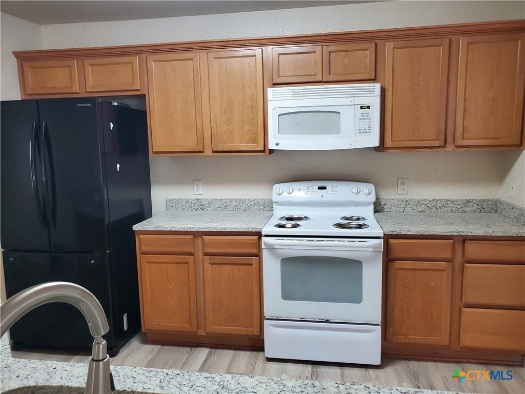 3413 Rob Roy St - Photo 3 of 13