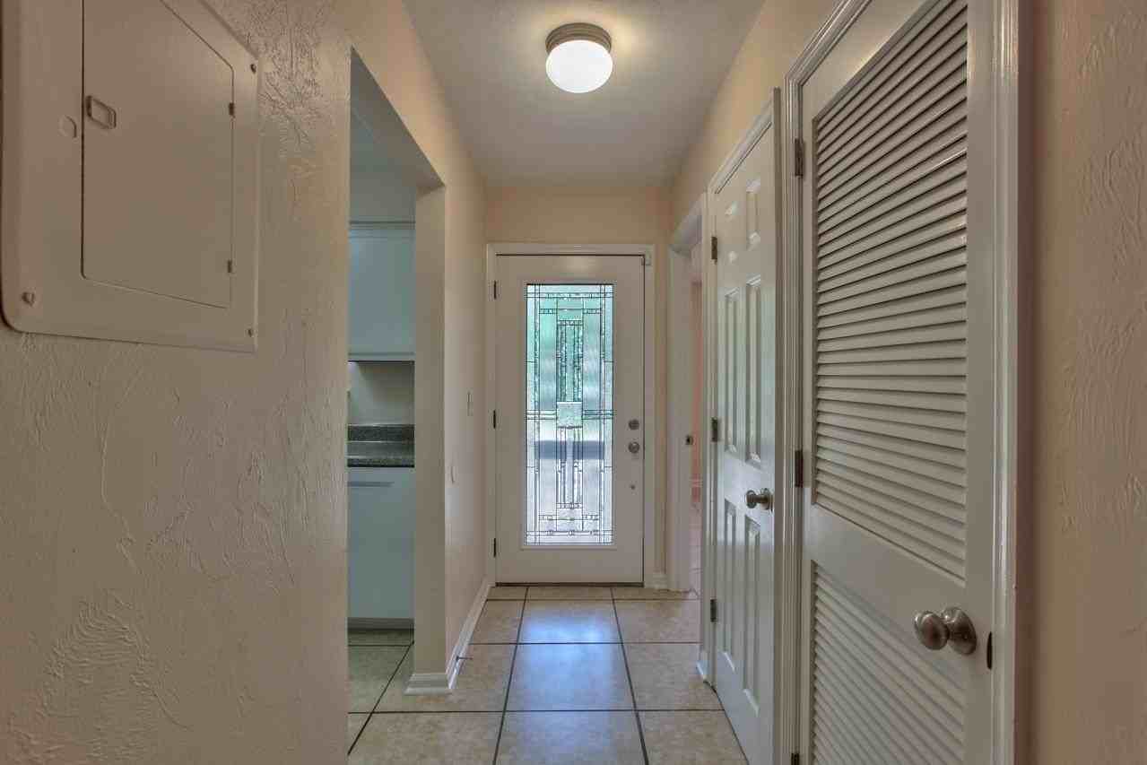 2913 Woodrich Dr #C - Photo 4 of 30