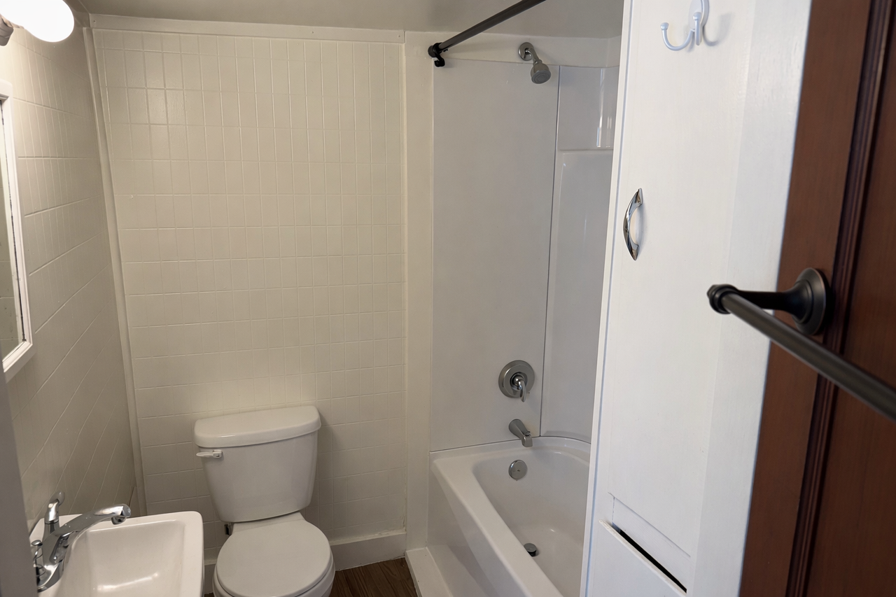 24 Allen St #1 - Photo 5 of 19