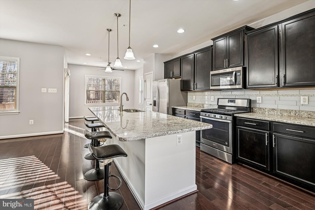 7523 Holly Ridge Dr - Photo 2 of 50