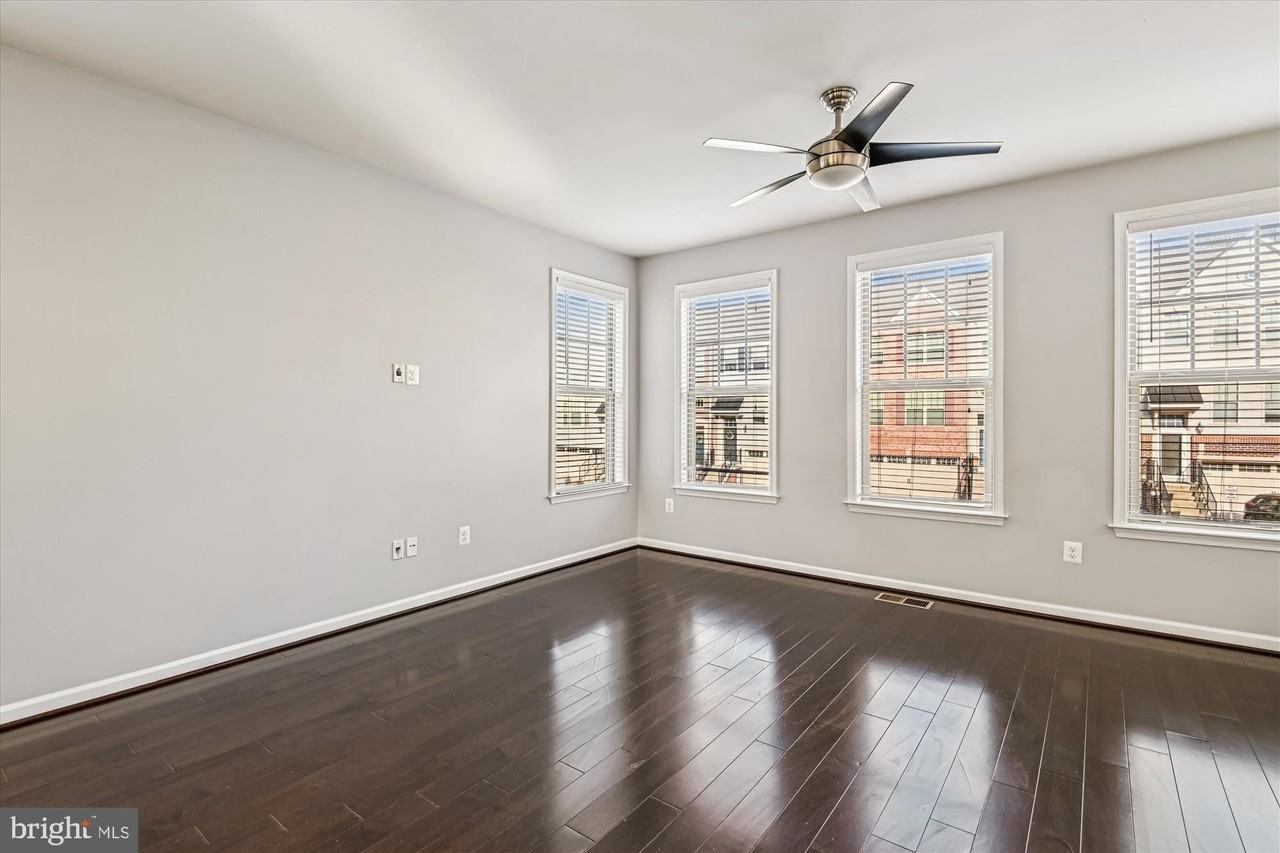 7523 Holly Ridge Dr - Photo 5 of 50