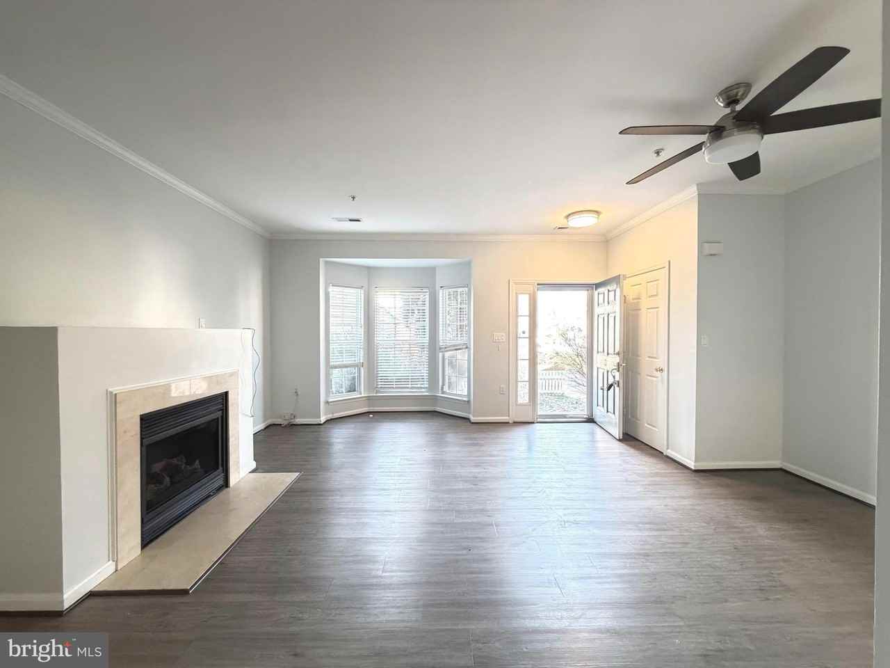 1905 Bulrush Ct - Photo 3 of 17