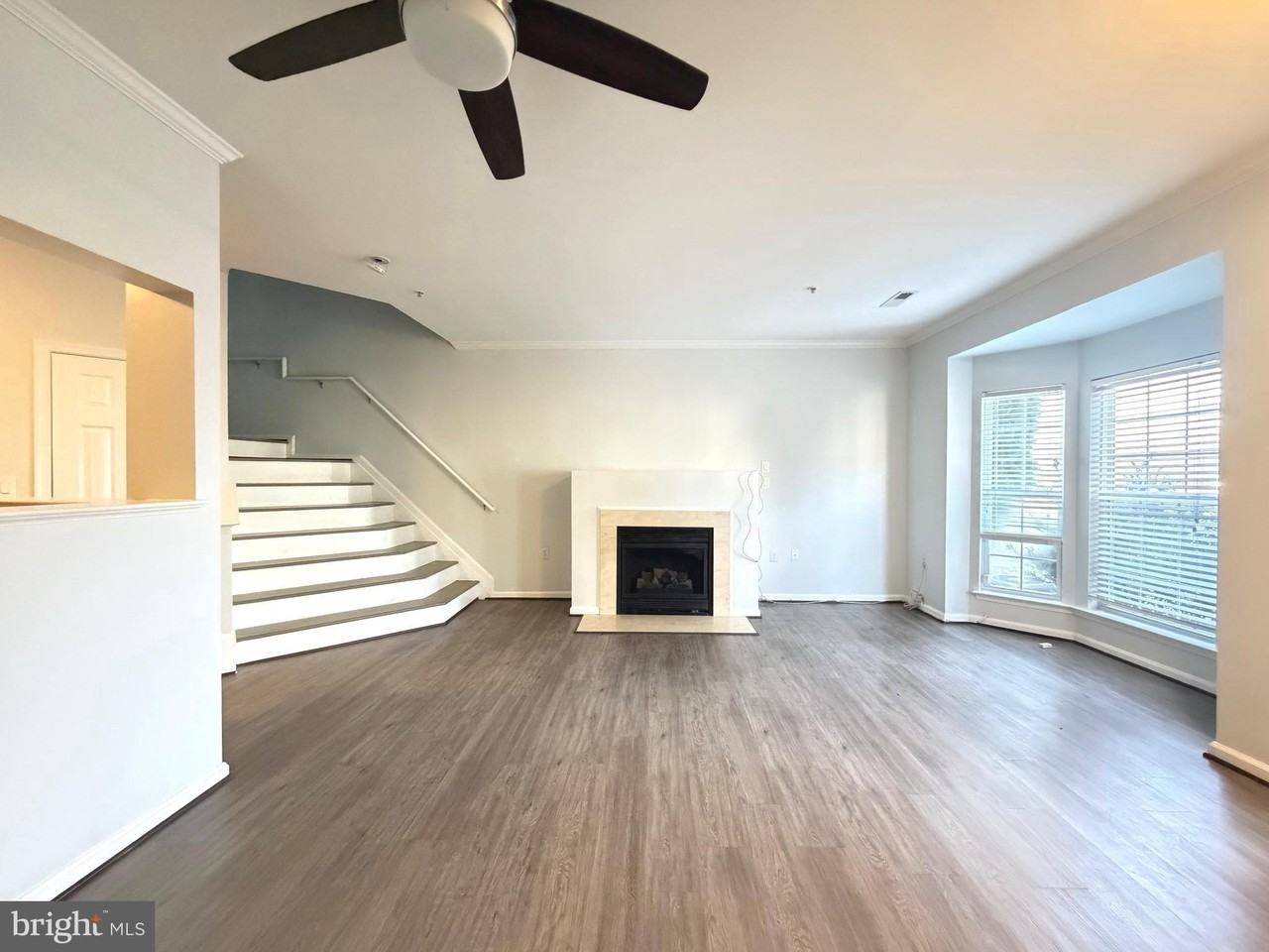 1905 Bulrush Ct - Photo 4 of 17