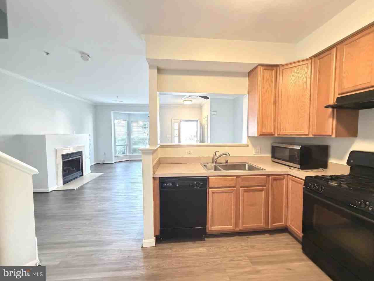 1905 Bulrush Ct - Photo 7 of 17