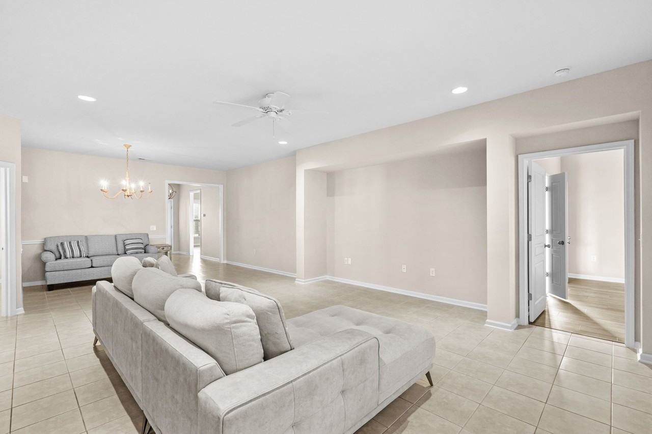 2401 Hobart St #1 - Photo 7 of 50