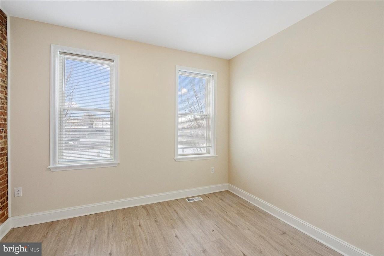 3205 Esther Pl - Photo 6 of 32